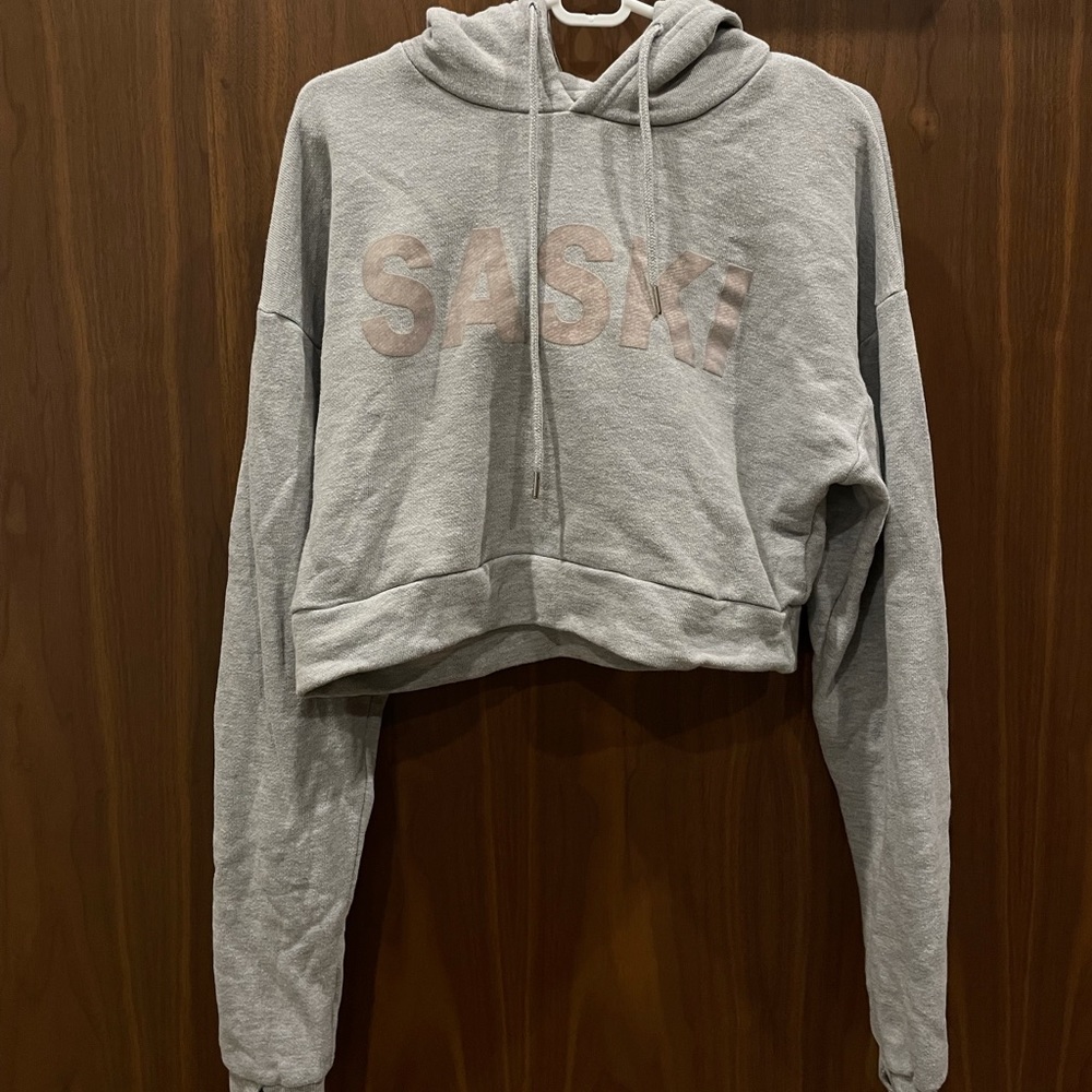 Saski size L heather grey cropped hoodie.